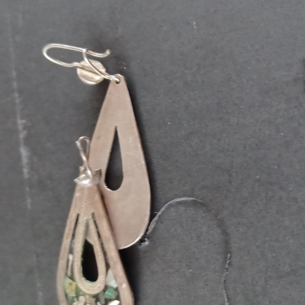 Earings - Picture 4 of 4